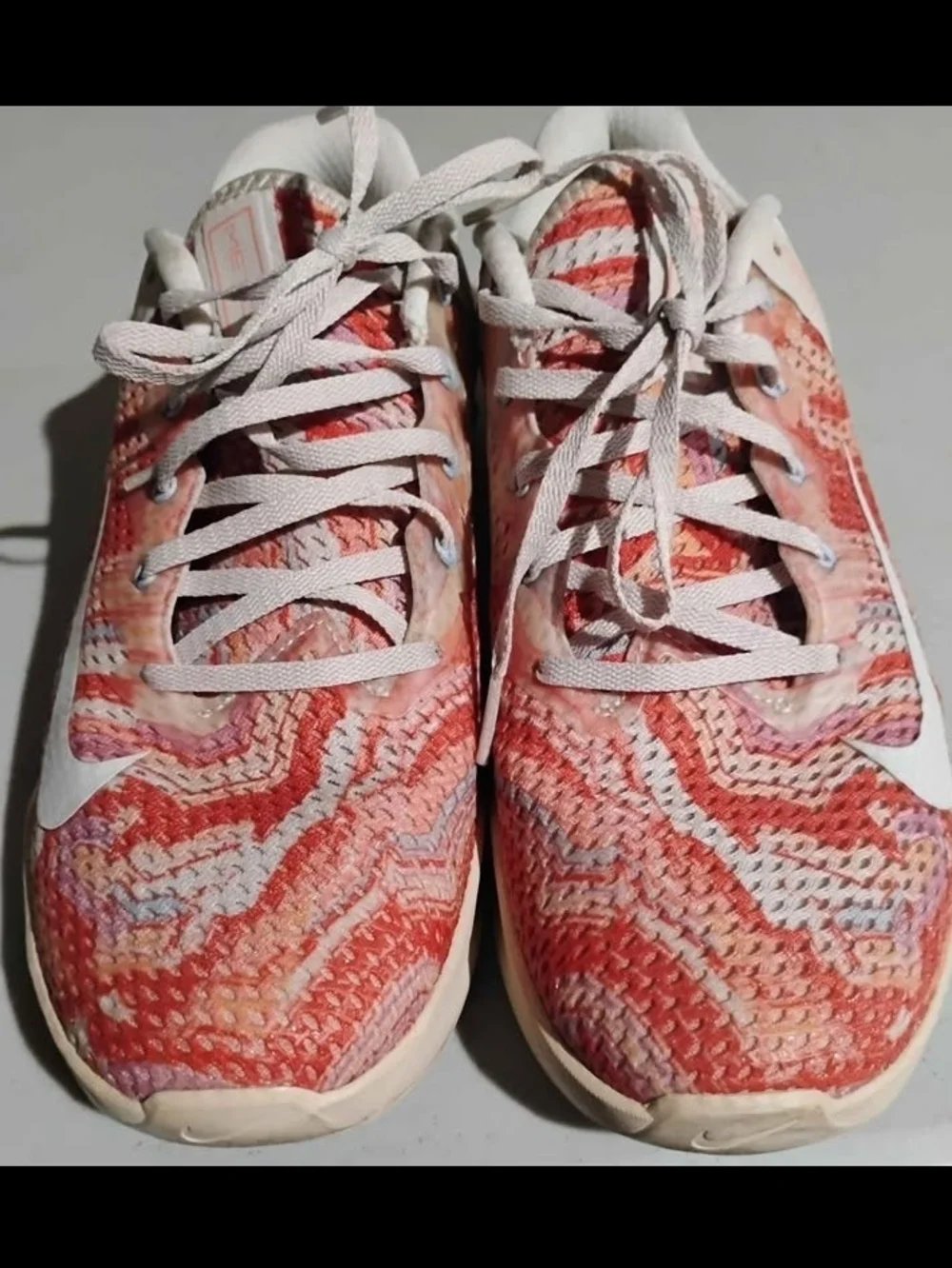 Nike Metcon 5 Training Shoes Size 10 Women's Coral & White Knit Athletic Shoes